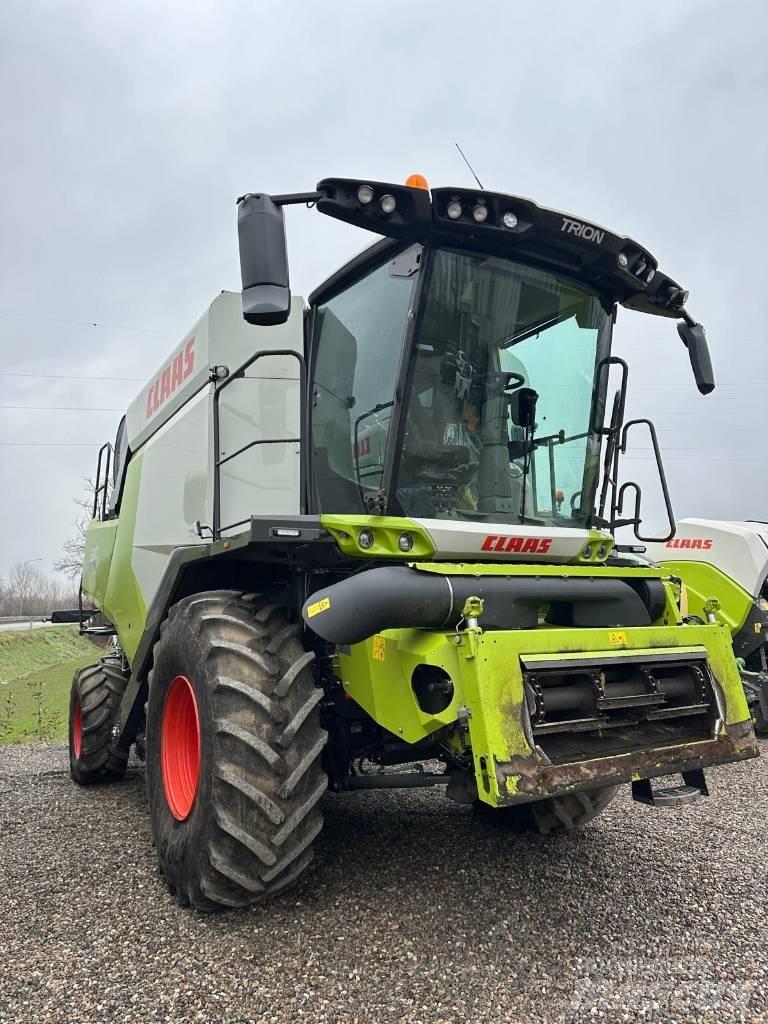 CLAAS Trion 530 Skurtreskere