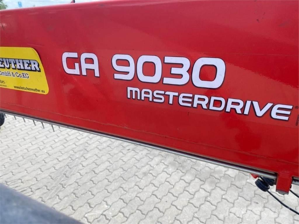 Kuhn GA 9030 Svanser