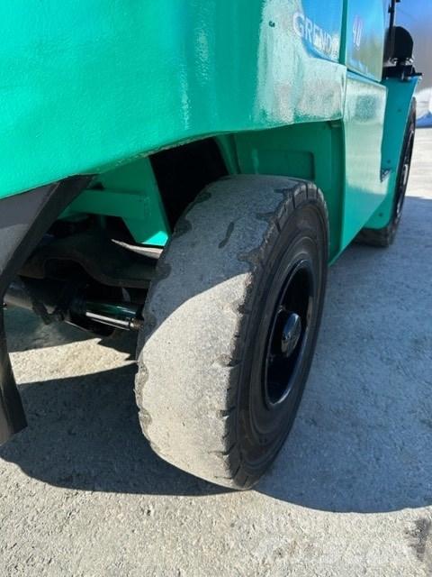 Mitsubishi FD40N Diesel Trucker