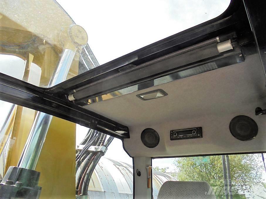 CAT M 320 F Hjulgravere