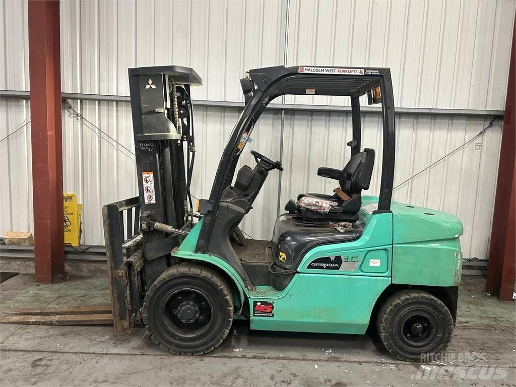 Mitsubishi FD30NT Diesel Trucker
