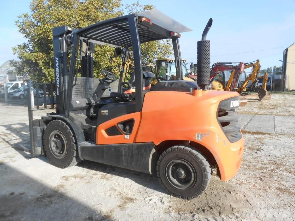Doosan D50SC-09 Diesel Trucker