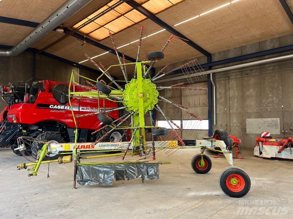 CLAAS Liner 880 L Raker og høyvendere
