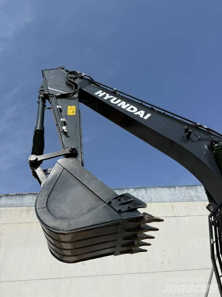 Hyundai R220-9S Beltegraver