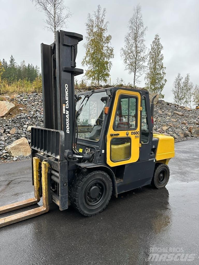 Doosan Daewoo D50-C2 Diesel Trucker