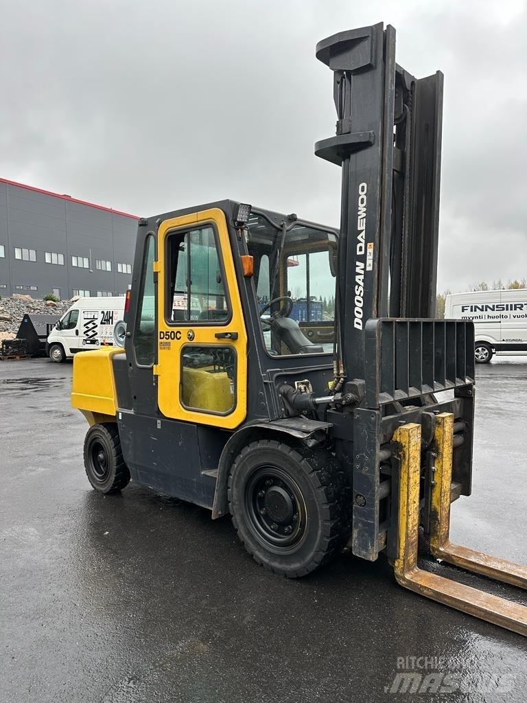 Doosan Daewoo D50-C2 Diesel Trucker
