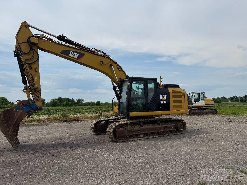CAT 323 F L Beltegraver