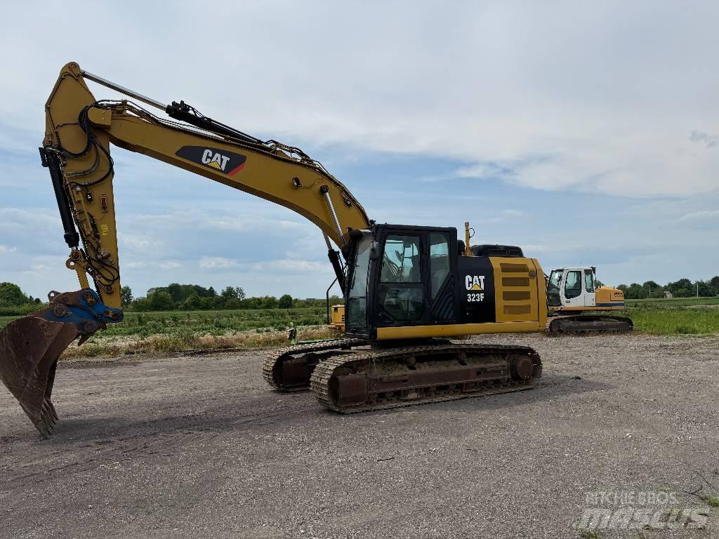 CAT 323 F L Beltegraver