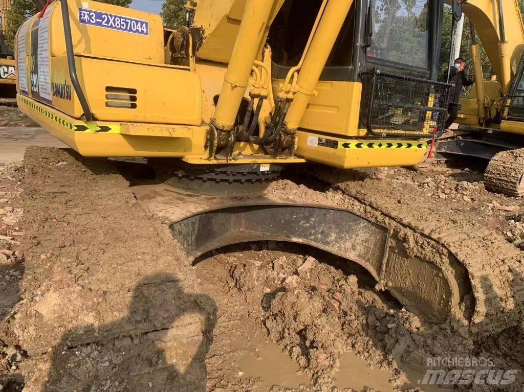 Komatsu PC 220-8M0 Beltegraver