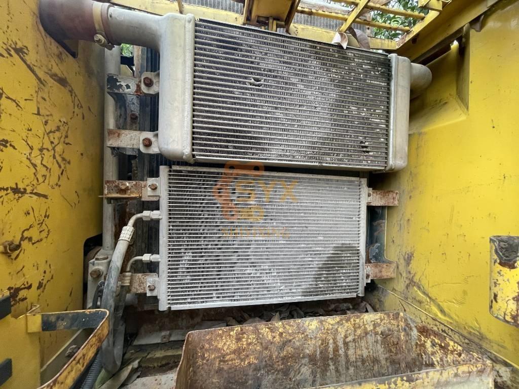 Komatsu PC 220-7 Beltegraver
