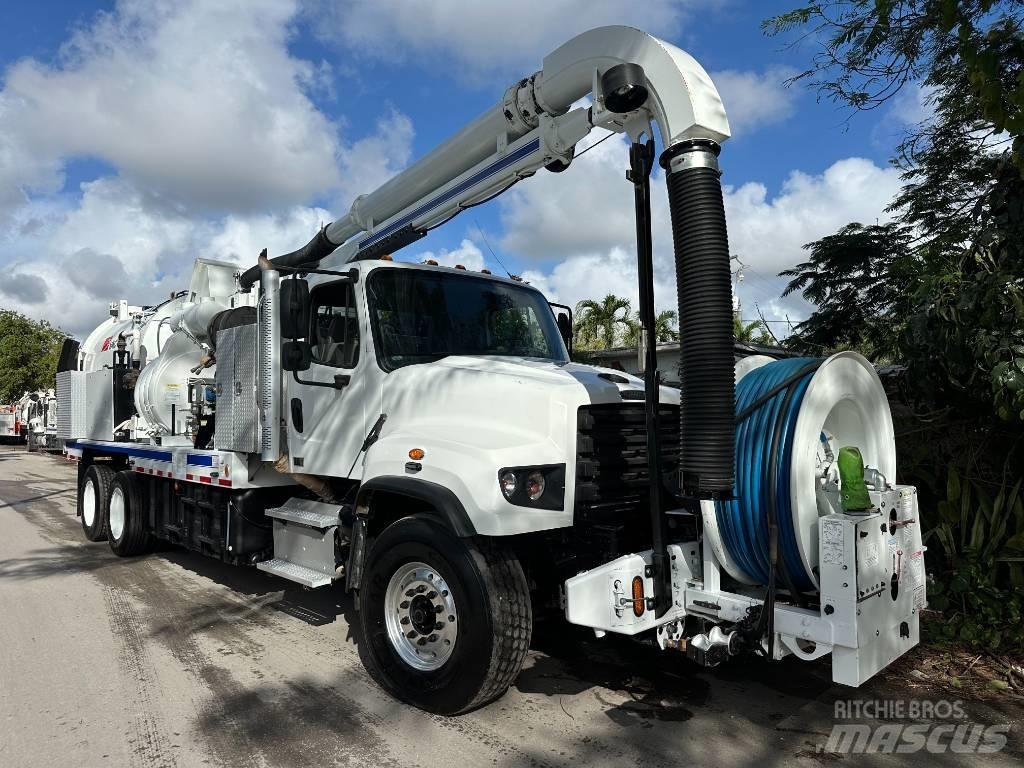 Freightliner 114 SD Slamsugere