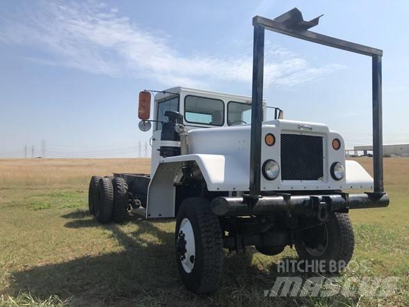 Diamond T M13 Chassis