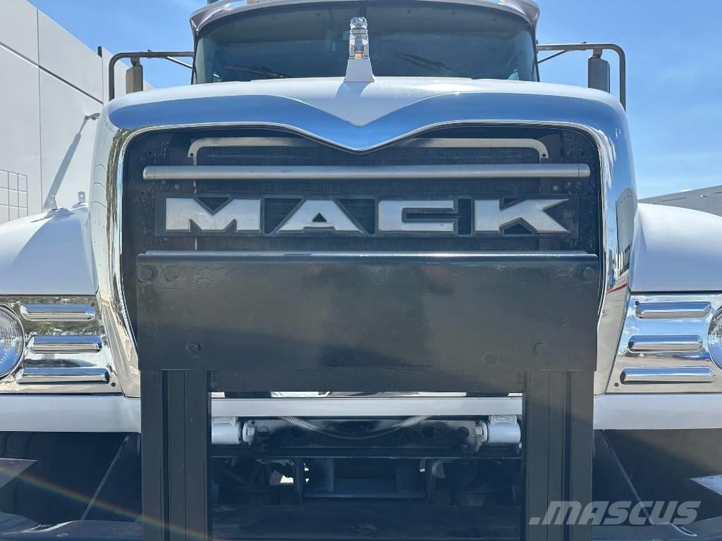 Mack CV 713 Kabelløft lastebiler