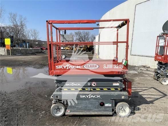 SkyJack SJ3219 Sakselifter