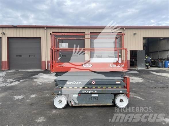 SkyJack SJ3226 Sakselifter