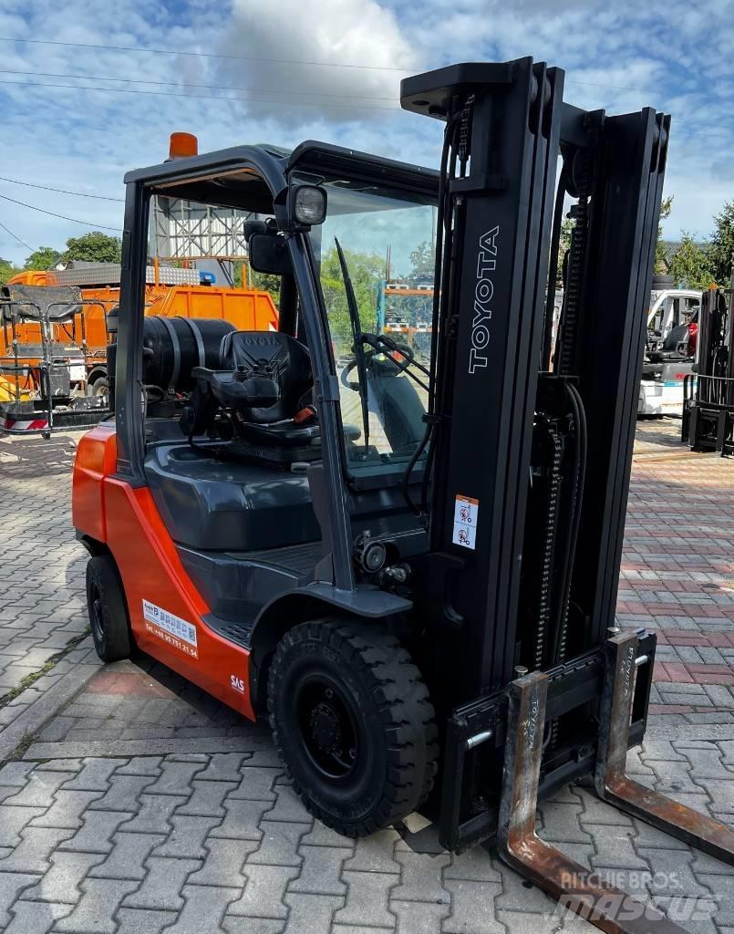 Toyota 02-8 FG F 25 Propan trucker