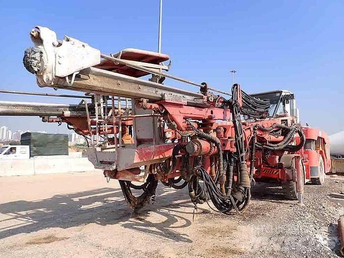 Sandvik DT821 C Borerigger