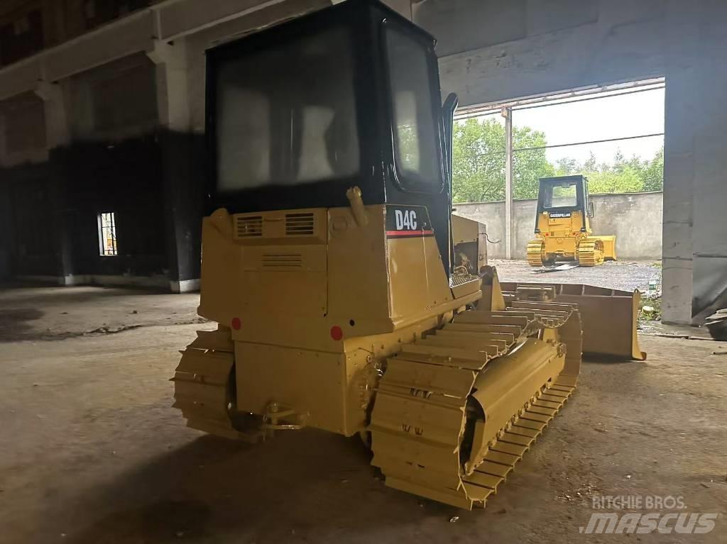 CAT D 4 C Dozere Beltegående