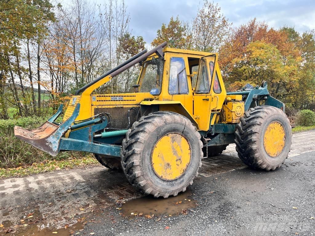 HSM 906 Traktor med skogsutstyr