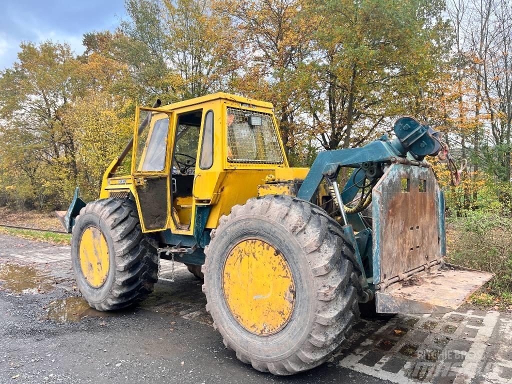 HSM 906 Traktor med skogsutstyr