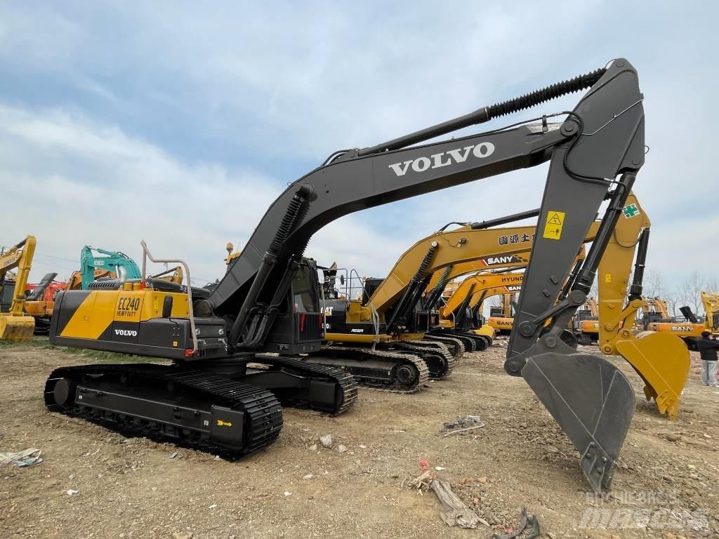 Volvo EC 240 Beltegraver