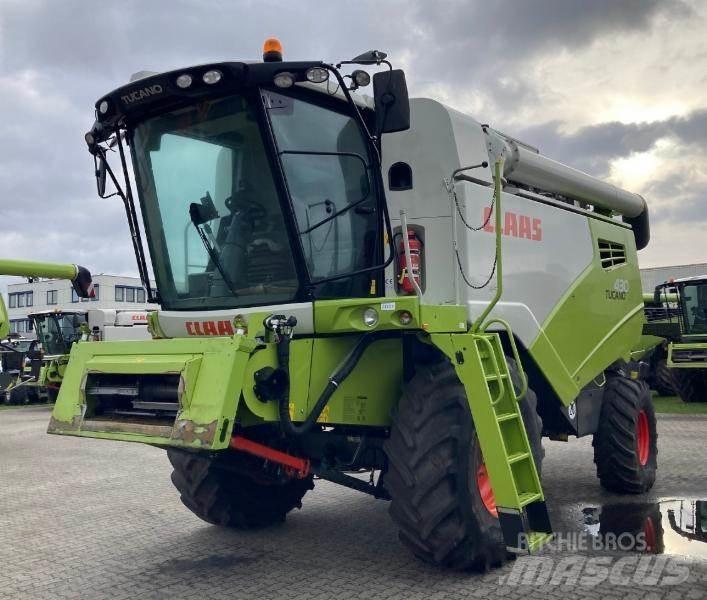 CLAAS TUCANO 430 Skurtreskere