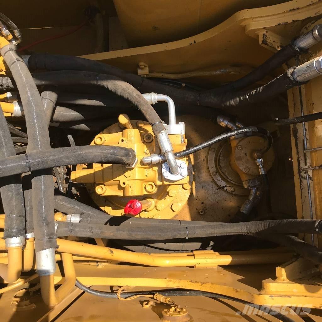 CAT 320 D Amfibiske Gravemaskiner