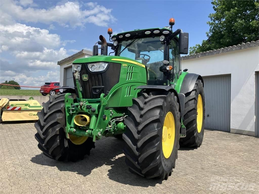 John Deere 6215R Traktorer