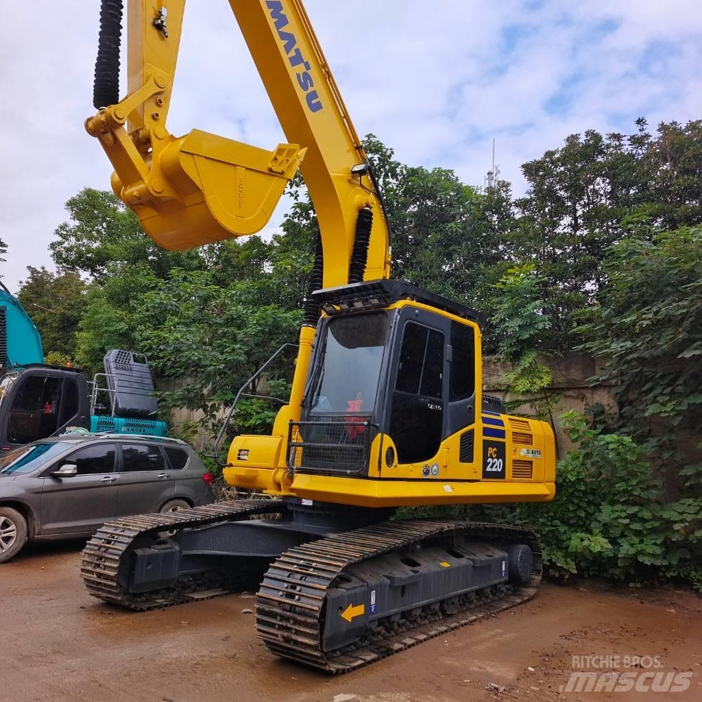 Komatsu PC 220-7 Beltegraver
