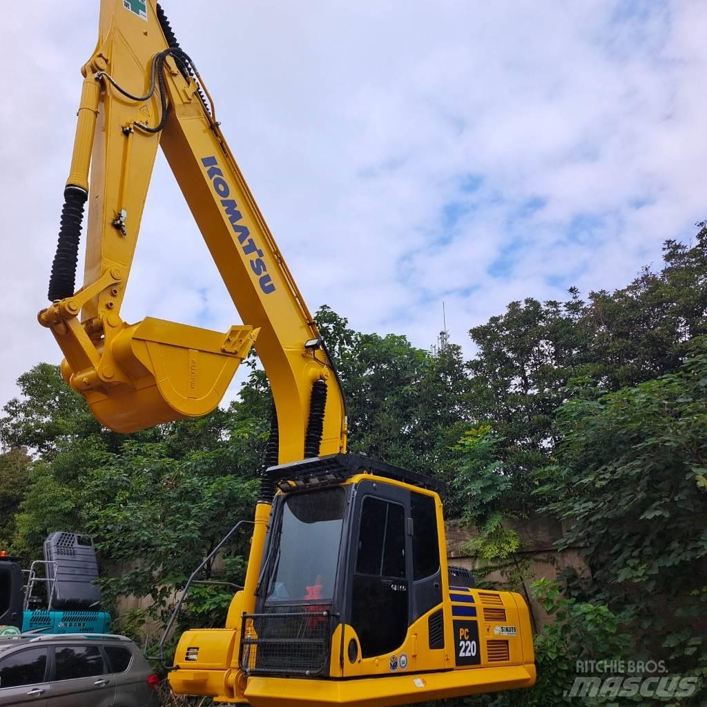 Komatsu PC 220-7 Beltegraver
