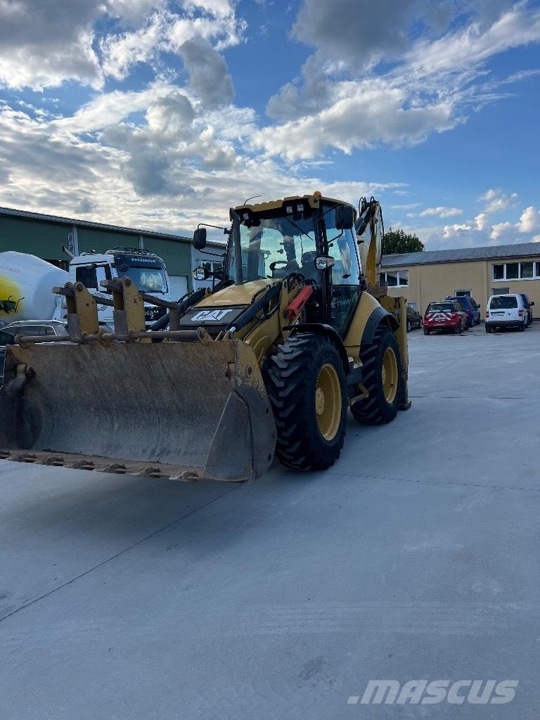 CAT 444F Traktorgravere