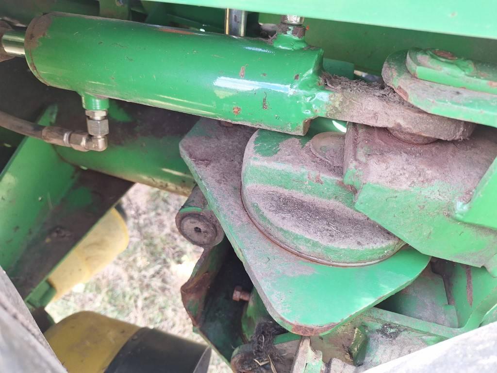 John Deere 328 Slåmaskiner