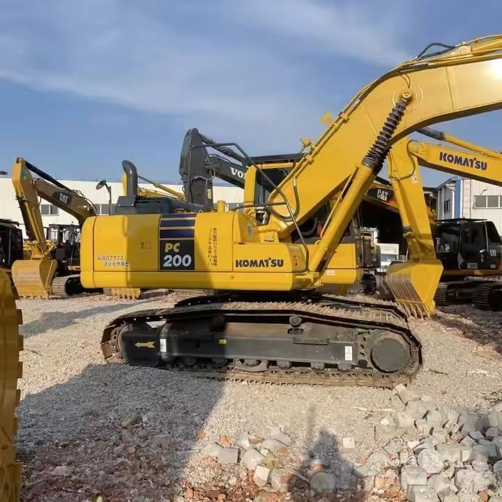 Komatsu PC200-8 Beltegraver