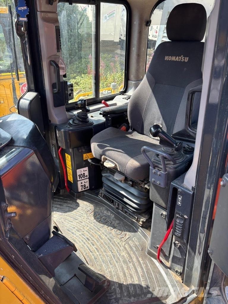 Komatsu D 65 PXi-18 Dozere Beltegående