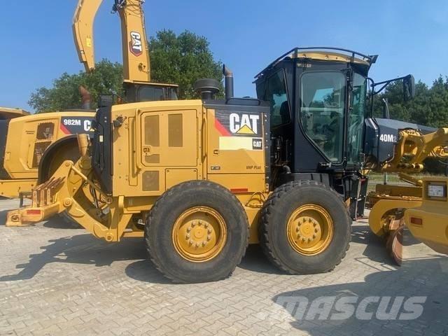 CAT 140M Veihøvler