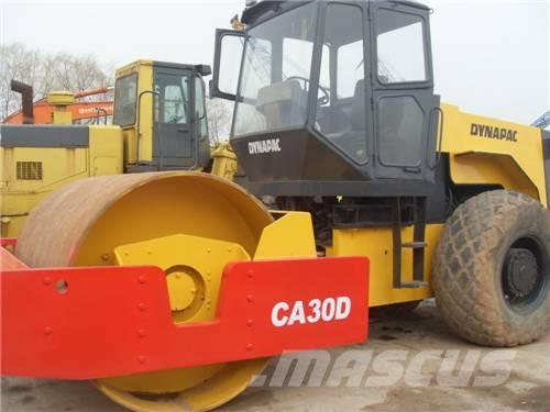 Dynapack CA 301 D Valsetog