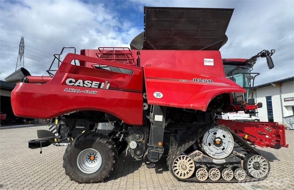 Case IH AF 8250 Skurtreskere