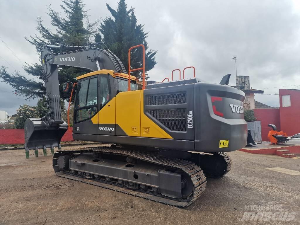 Volvo EC 250 ELN Beltegraver