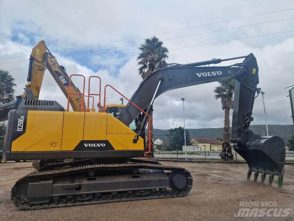 Volvo EC 250 ELN Beltegraver