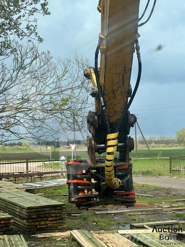 New Holland E 145 Beltegraver