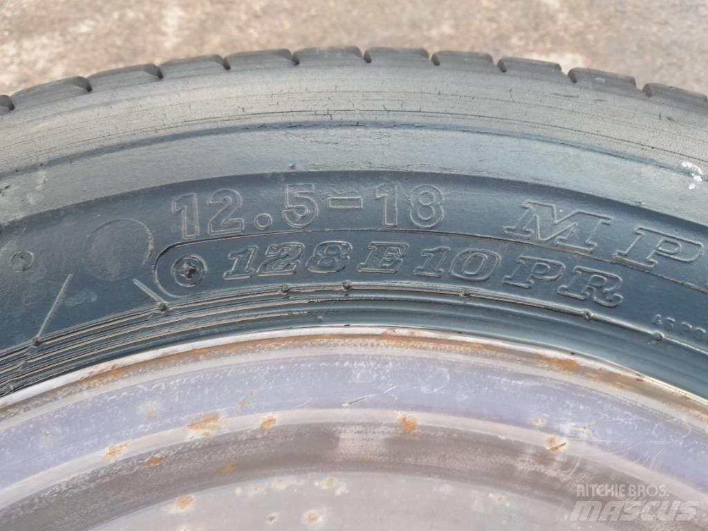 Dunlop 12,5-18 Hjul Dekk, hjul og felger