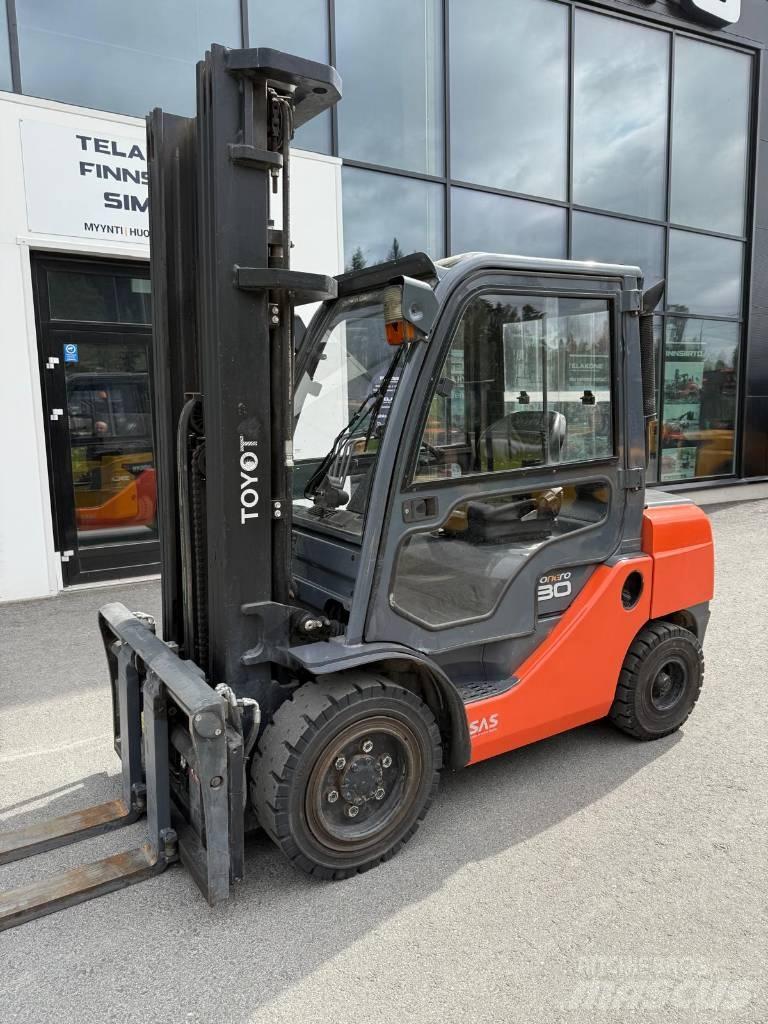 Toyota 02-8 FDF 30 Diesel Trucker
