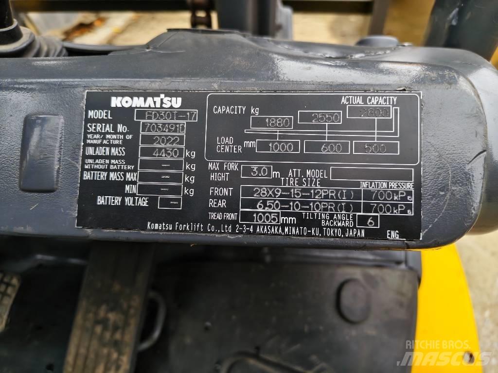 Komatsu 30 Diesel Trucker