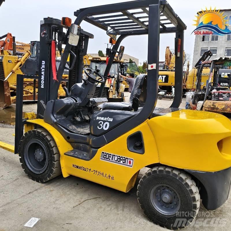 Komatsu 30 Diesel Trucker