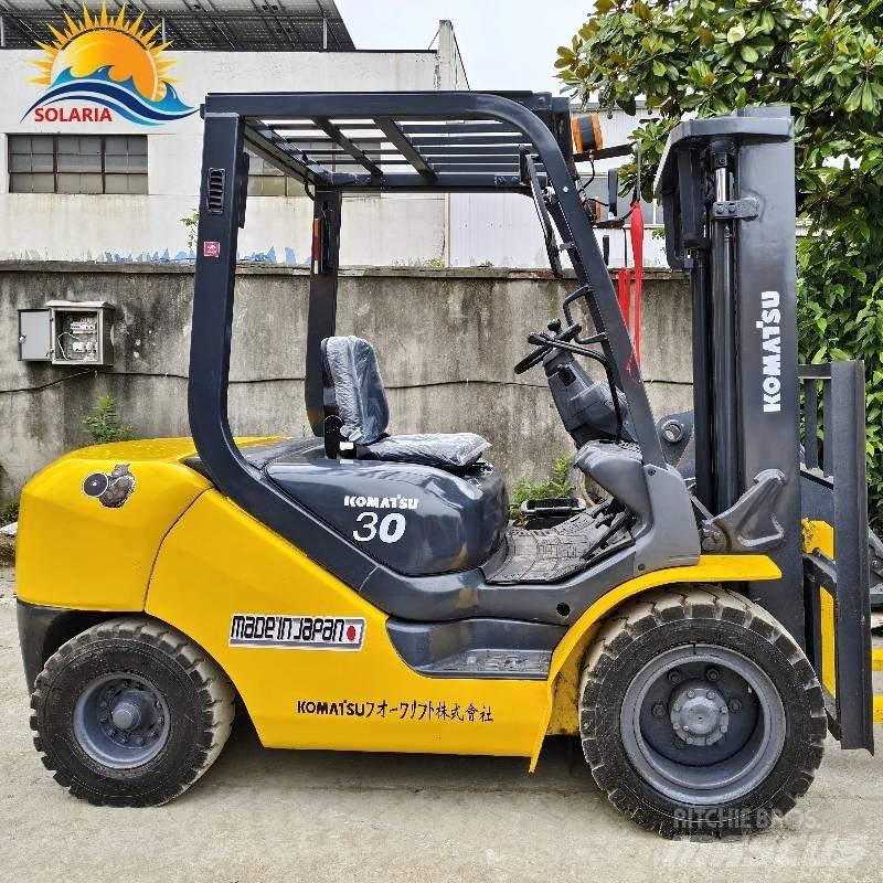 Komatsu 30 Diesel Trucker