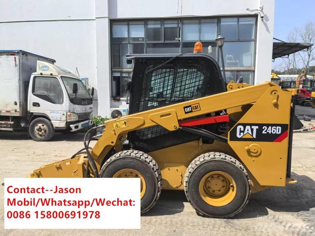 CAT 246 D Kompaktlastere