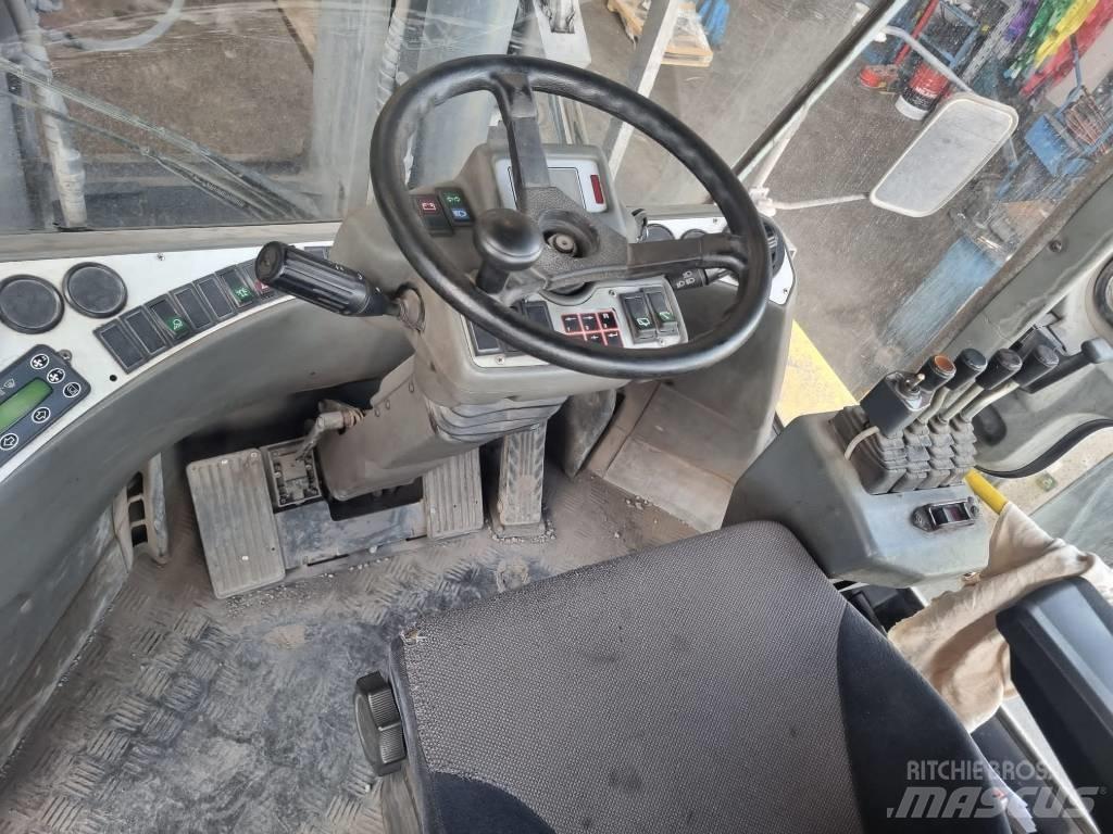Kalmar DCF 250-12LB Diesel Trucker