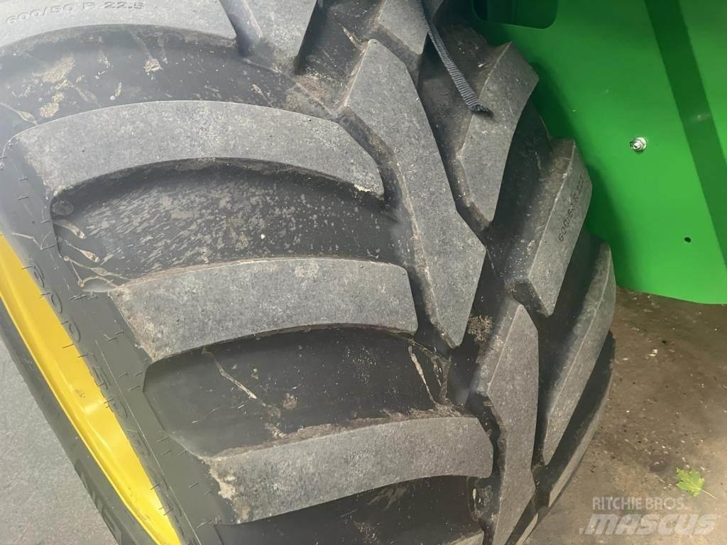 John Deere V461R Rundballepresser