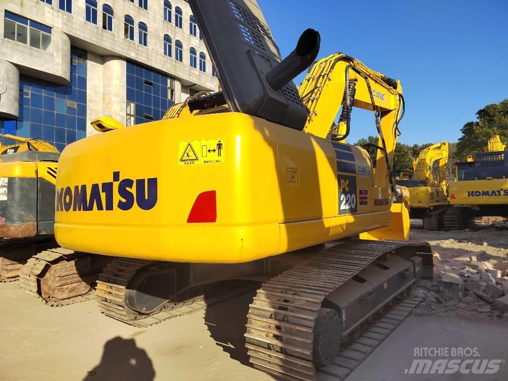 Komatsu PC220-7 Beltegraver