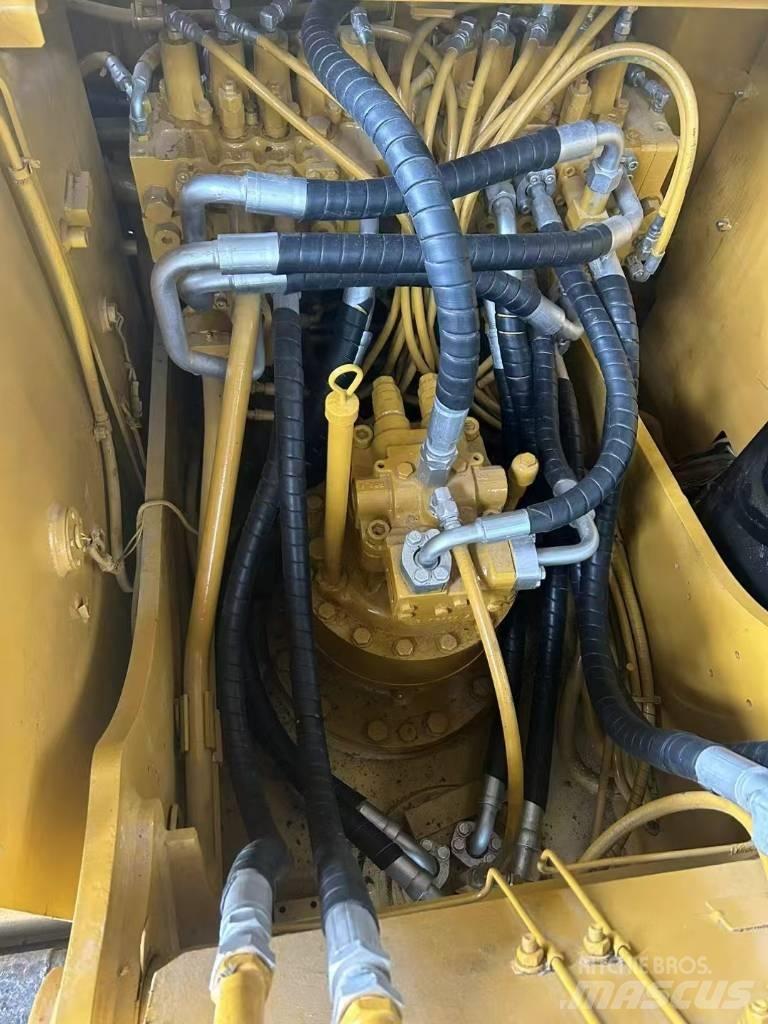 CAT 320 D2 Beltegraver